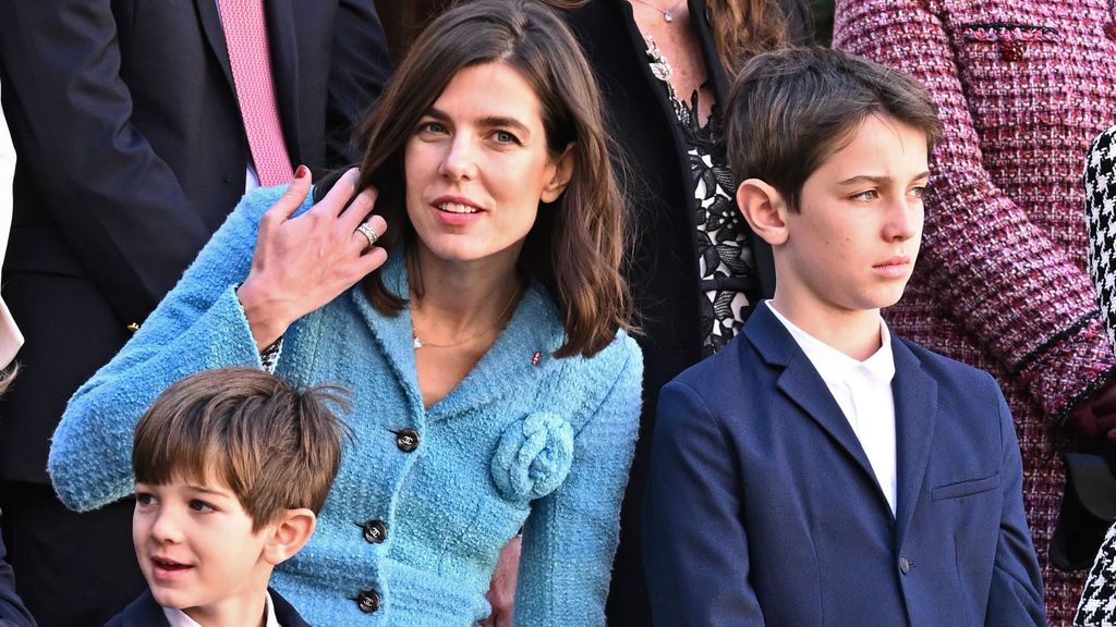 Carlota de Mónaco y sus dos hijos