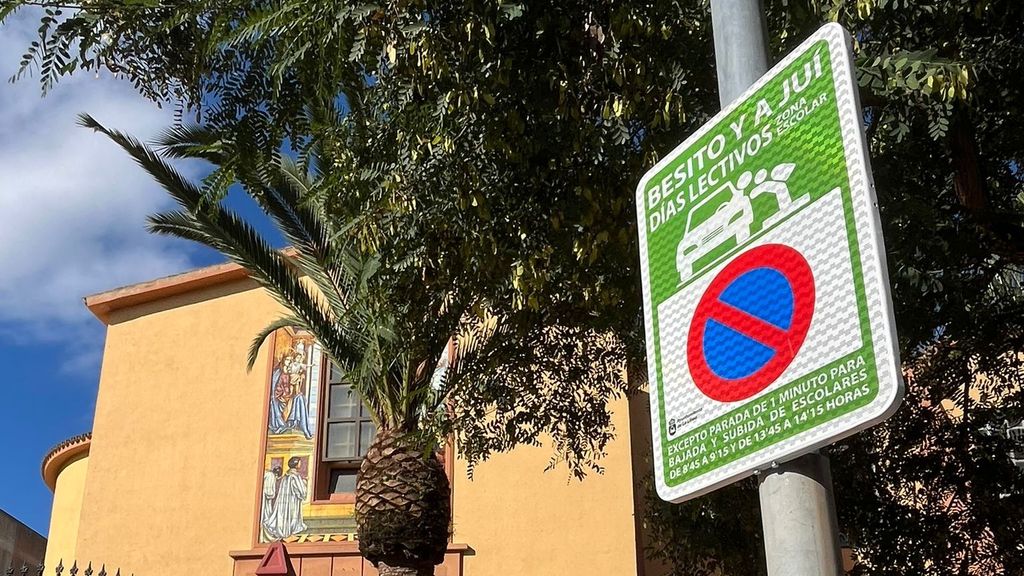 Nueva señal de tráfico en zona escolar de La Línea de la Concepción