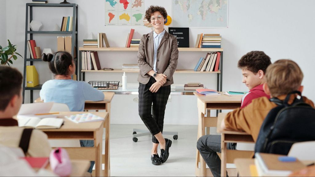 Una profesora en el aula