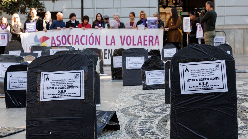 Acto de homenaje a las víctimas de la violencia machista en Granada