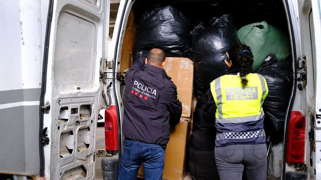 Decomisan 2,5 toneladas de material falsificado en una treintena de trasteros de Canovelles