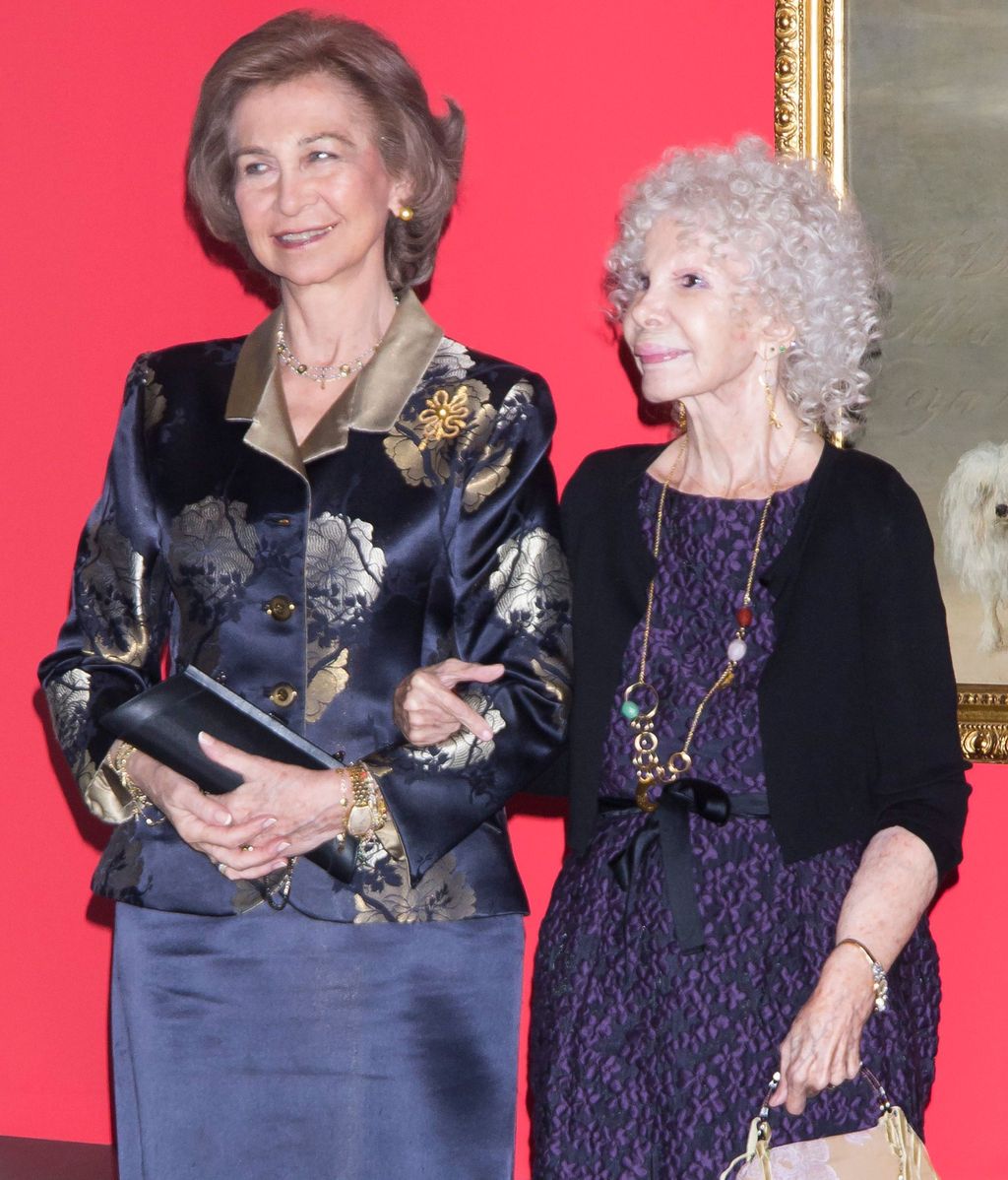 La reina Sofía y la duquesa de Alba en una imagen de archivo.