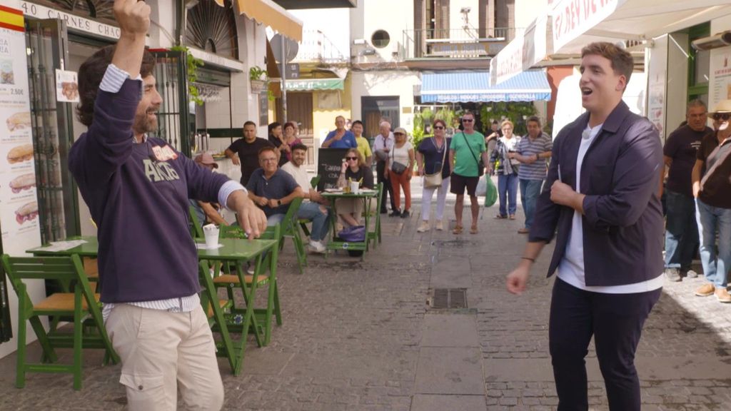 Un concursante se lanza a cantar flamenquito en 'Lo sabe, no lo sabe': "¡Ole qué arte!"