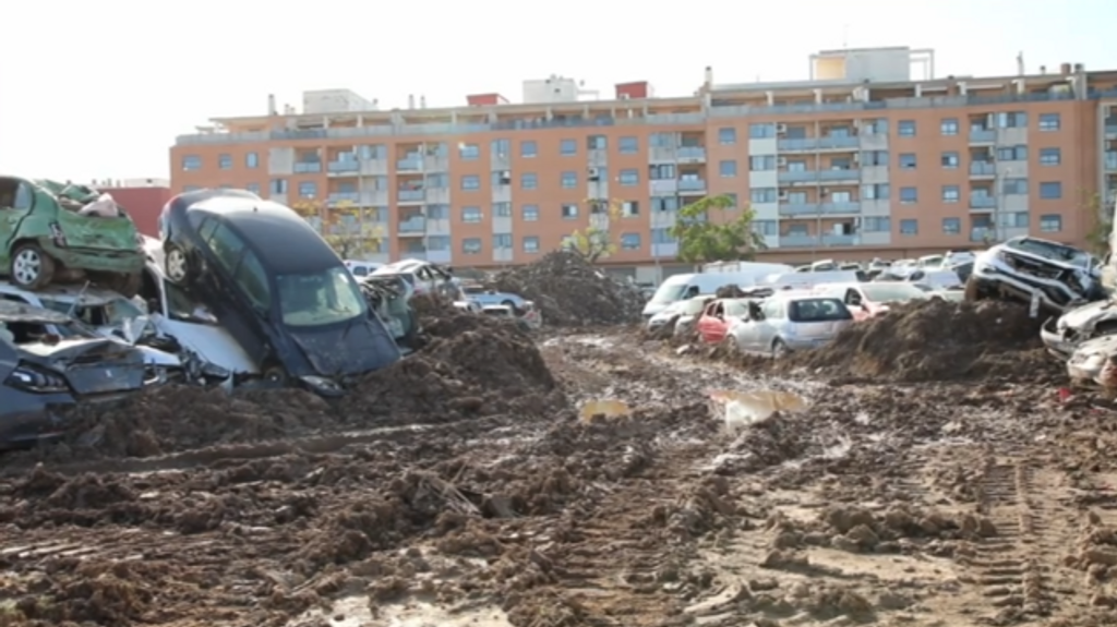 Un vertedero donde se elimina todo: los restos que ha dejado la DANA a su paso por Valencia