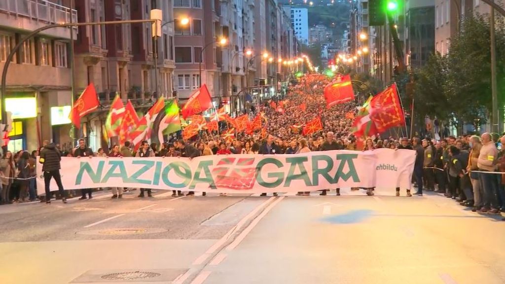 EH Bildu pide en Bilbao "dar un salto en el terreno nacional" y en el nuevo estatus