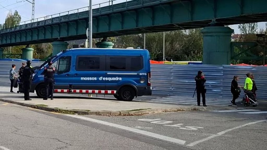 Furgoneta de los Mossos en Canovelles, Barcelona