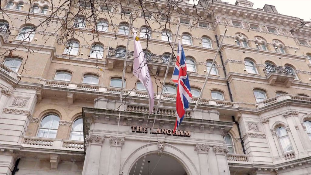 La experiencia de Carmen Porter e Iker Jiménez en The Langham, el hotel más encantado de Londres Cuarto Milenio Temporada 20 Top Vídeos 480