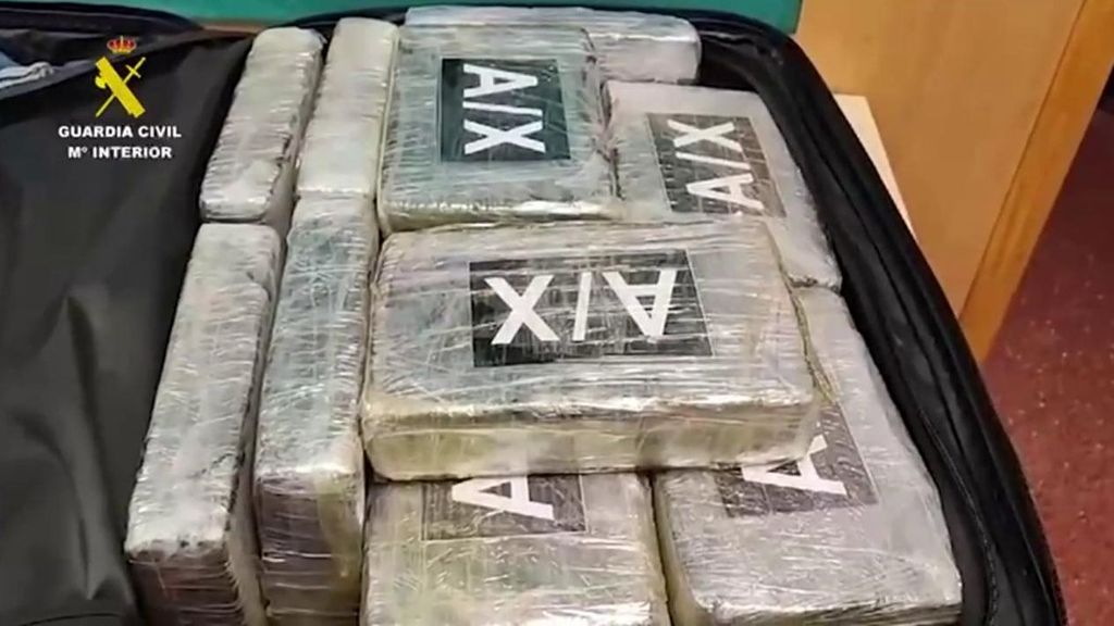 Detenido en el aeropuerto de Barcelona por llevar 17 kilos de cocaína en su maleta