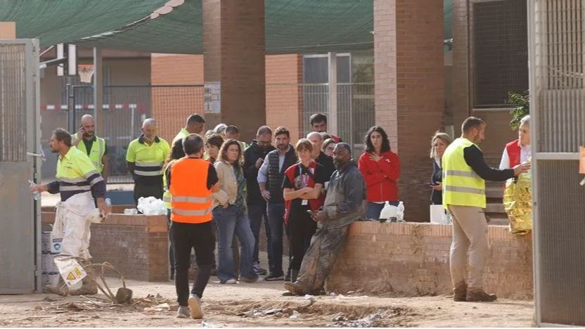 El operario fallecido en el derrumbe del colegio en Massanassa es un hombre de 51 años