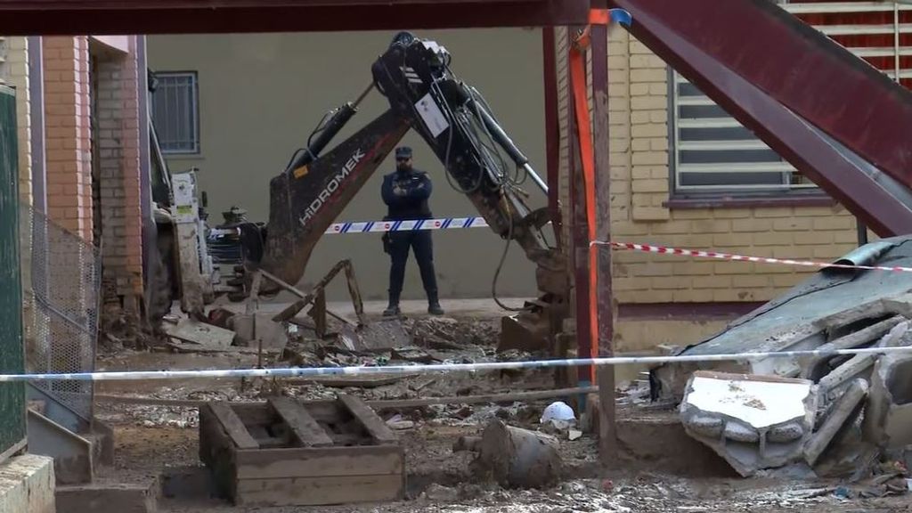 Un operario muerto y otro herido en el derrumbe de un colegio en Massanassa