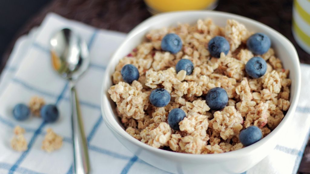 Bol de avena con arándanos