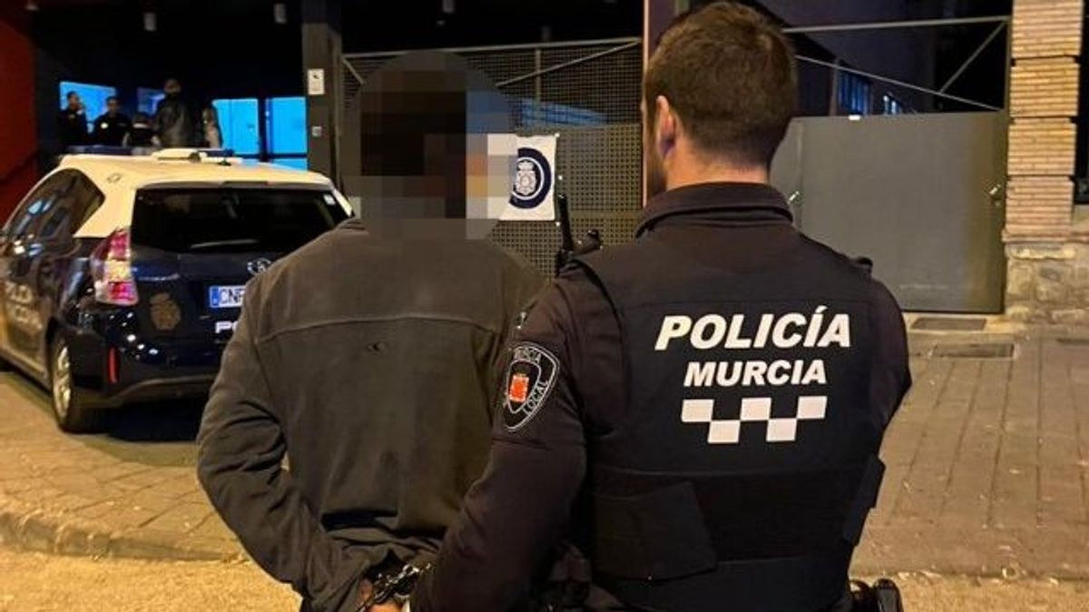 Detenido en Murcia por agredir a su pareja en presencia de la hija menor de ambos