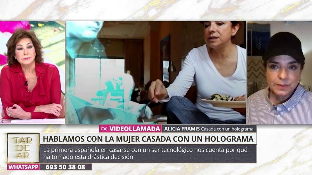 La primera mujer casada con un holograma: "Por ahora soy muy feliz y no me planteo tener otra pareja"