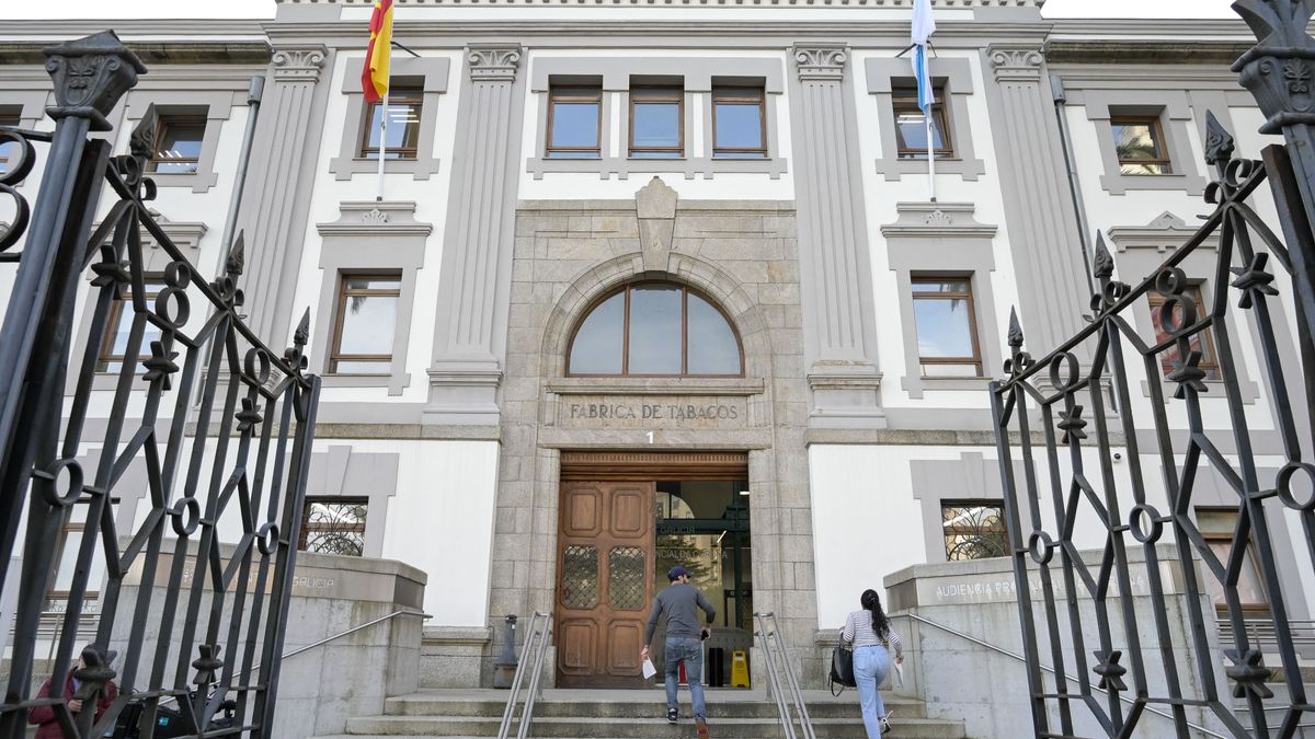 Fachada de la Audiencia Provincial de A Coruña