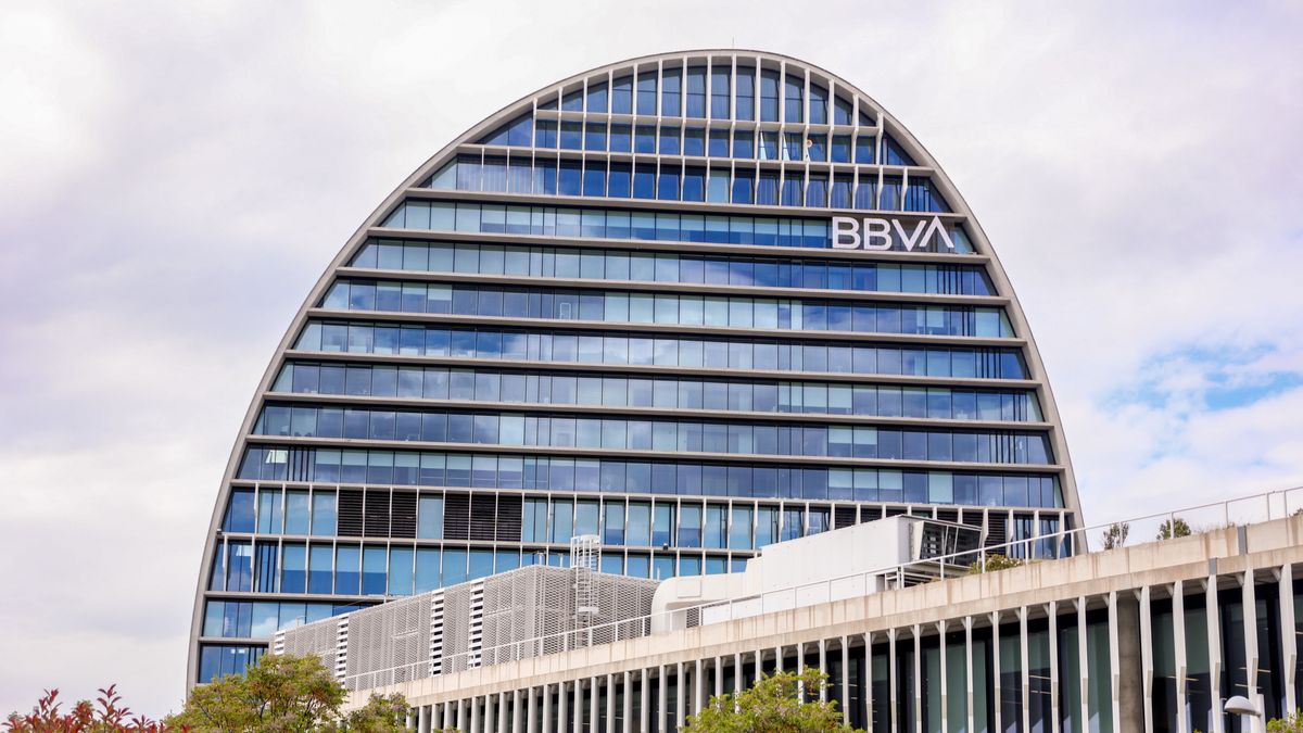 Fachada de la sede de BBVA en Madrid