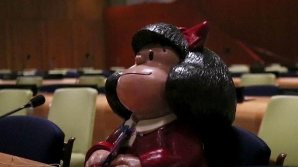 Así ha sido la llegada de Mafalda a la ONU: el personaje de la niña rebelde cumple su gran sueño