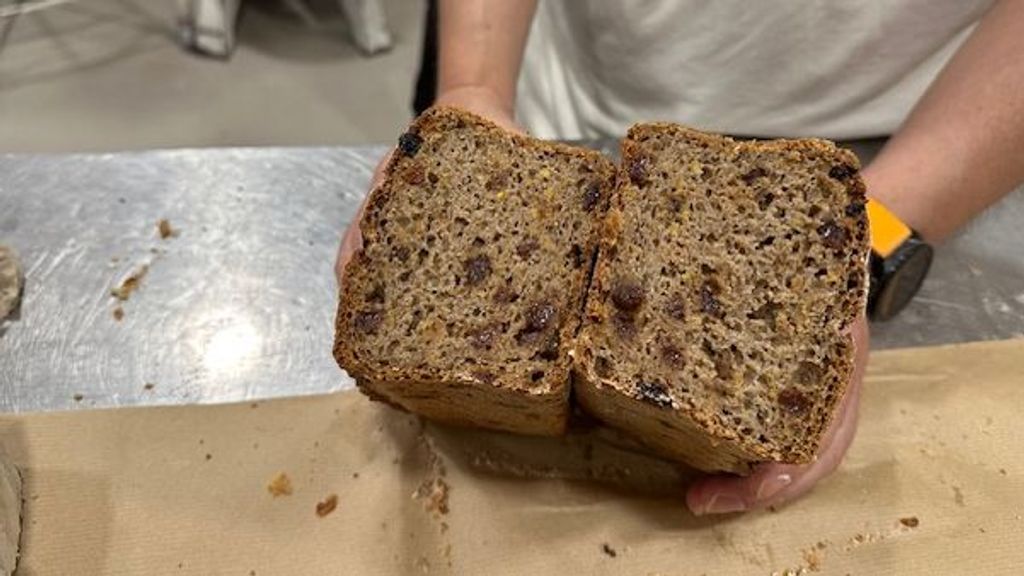 Pan de postre de pasas y semillas