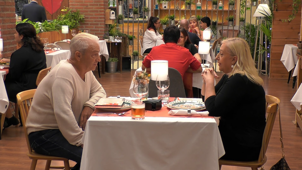 Paqui y Juanma se conocen más a fondo en 'First Dates'