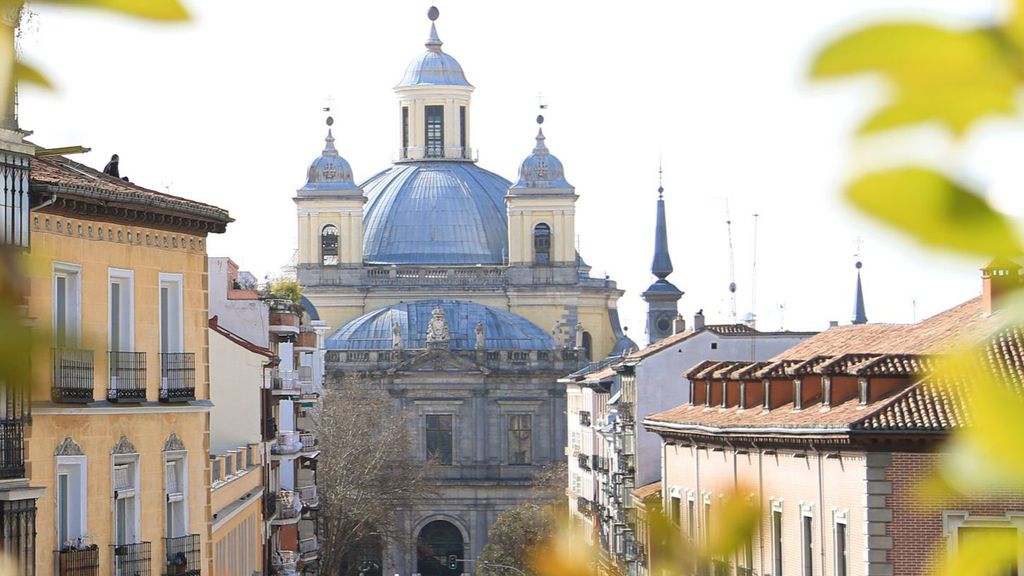 Una mujer acusada de asesinato en Madrid declara que no recuerda si asestó 13 puñaladas a su novia: "Estaba muy borracha"