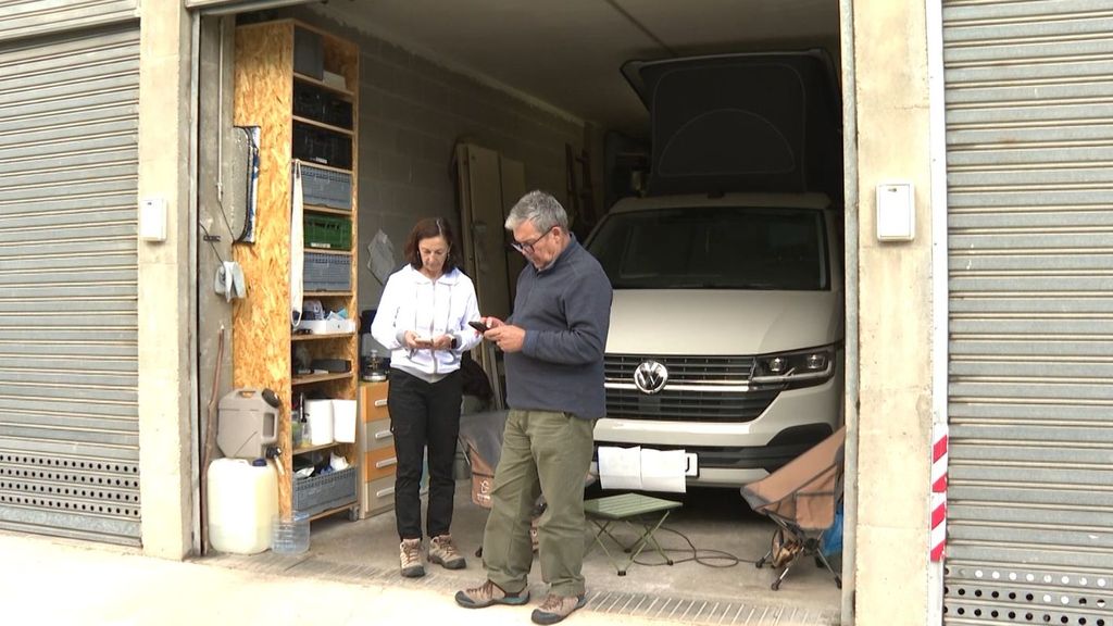 El infierno de José y Esther: viven en una furgoneta al tener inquiokupas en su casa de Tarragona