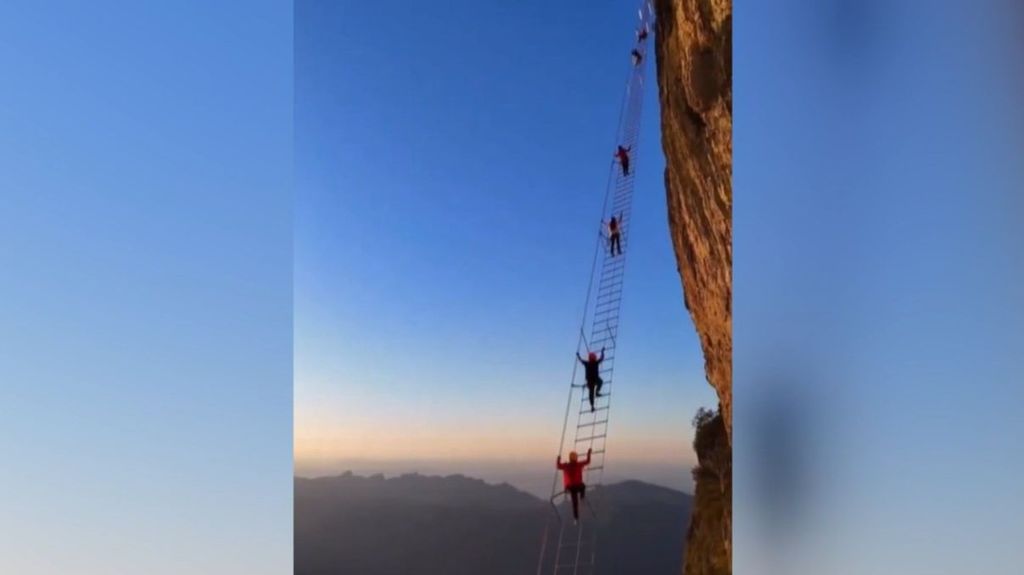 La 'Escalera al cielo' la atracción que se suspende a 1.500 metros de altura