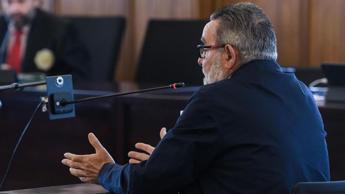 Inicio de las declaraciones de acusados en el juicio por el caso UGT con el exsecretario general del sindicato en Andalucía Francisco Fernánde