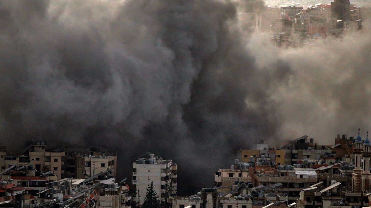 Black smoke from Israeli air strikes engulfs building in Beirut southern suburb, a stronghold of pro-Iranian Hezbollah. Lebanese Prime Minister Najib Mikati accused Israel of rejecting all efforts to reach a ceasefire with Lebanon, following an attack that killed one soldier and injured 18 others in southern Lebanon. The Israeli attack “represents a direct bloody message rejecting all ongoing efforts and contacts to reach a ceasefire, strengthen the army’s presence in the south, and implement UN Resolution 1701,” Mikati said in a statement.