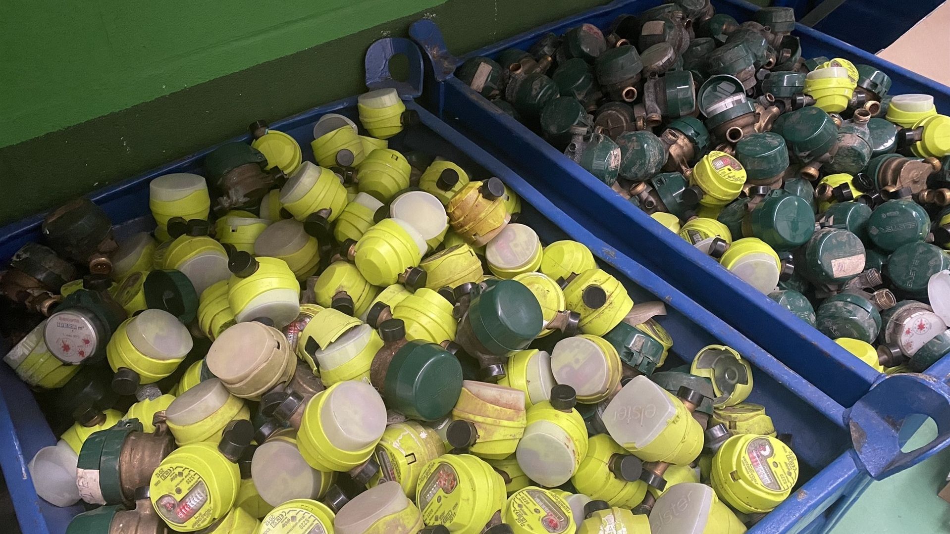 Contadores de agua antiguos.