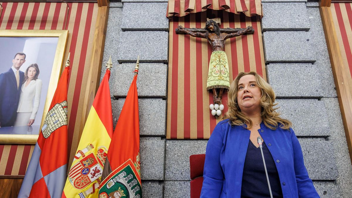 La alcaldesa de Burgos, Cristina Ayala, durante el pleno municipal en el que sus socios de gobierno