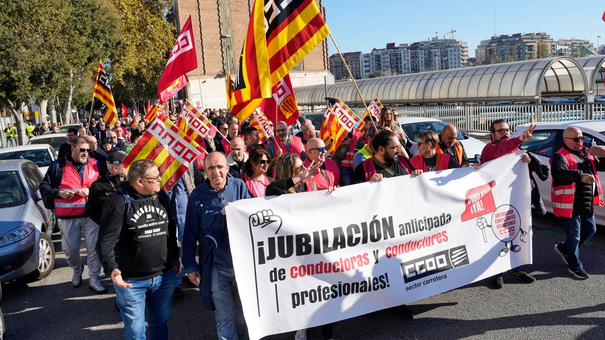 Marcha en Barcelona en favor de la jubilación anticipada de los conductores de autobuses