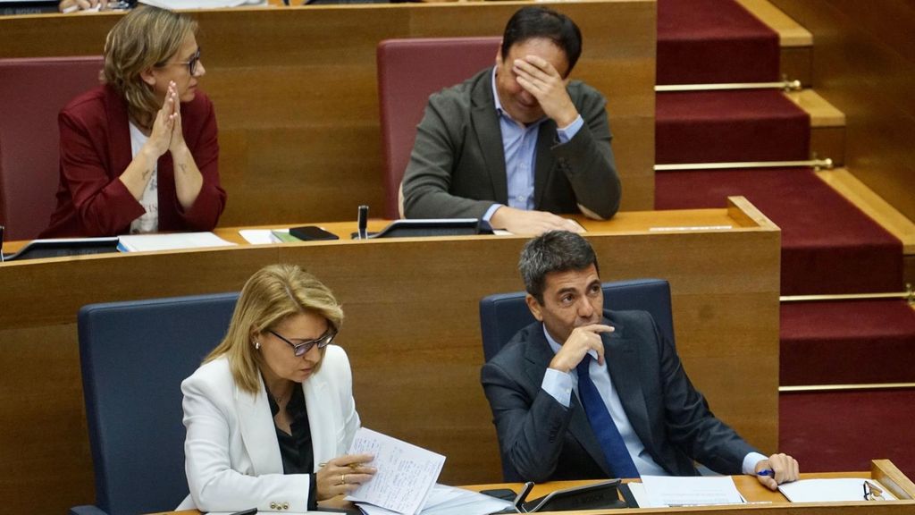 Mazón en el Pleno de Les Corts