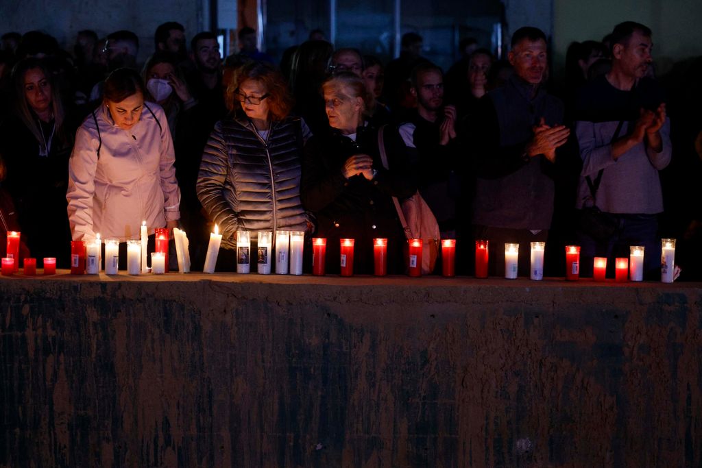 Fotogalería| Las campanas de Paiporta y el barranco del Poyo lloran por los fallecidos por la DANA, un mes después de la tragedia