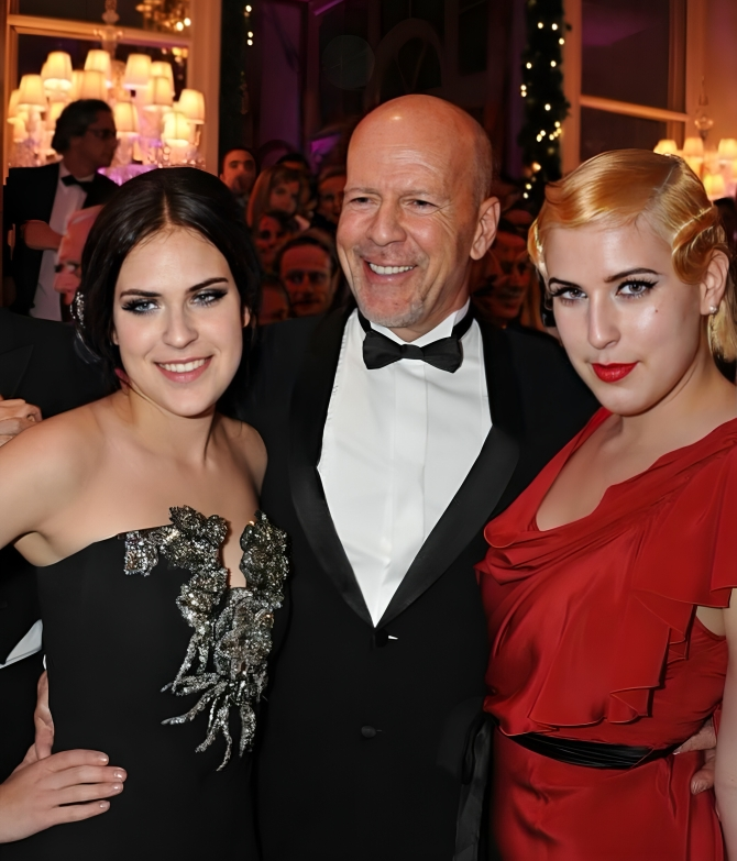 Bruce Willis y sus hijas en Le Bal.