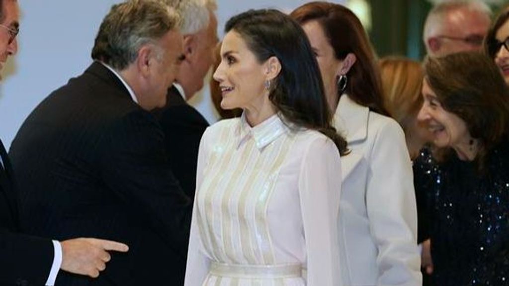 La reina Letizia deslumbra en la representación de la ópera 'Il Trittico' en Bilbao: de tonos oscuros a lentejuelas