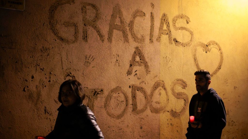 Fotogalería| Las campanas de Paiporta y el barranco del Poyo lloran por los fallecidos por la DANA, un mes después de la tragedia