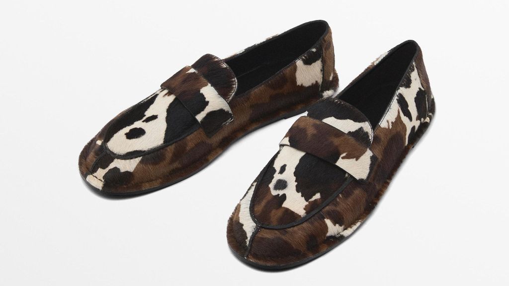 Mocasín ‘animal print’ de Massimo Dutti (99,95 €)