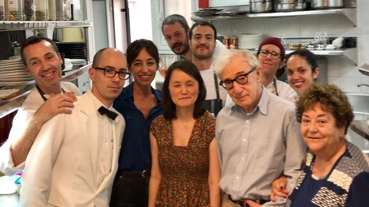 Woody Allen con todo el equipo de Ca L'Isidre