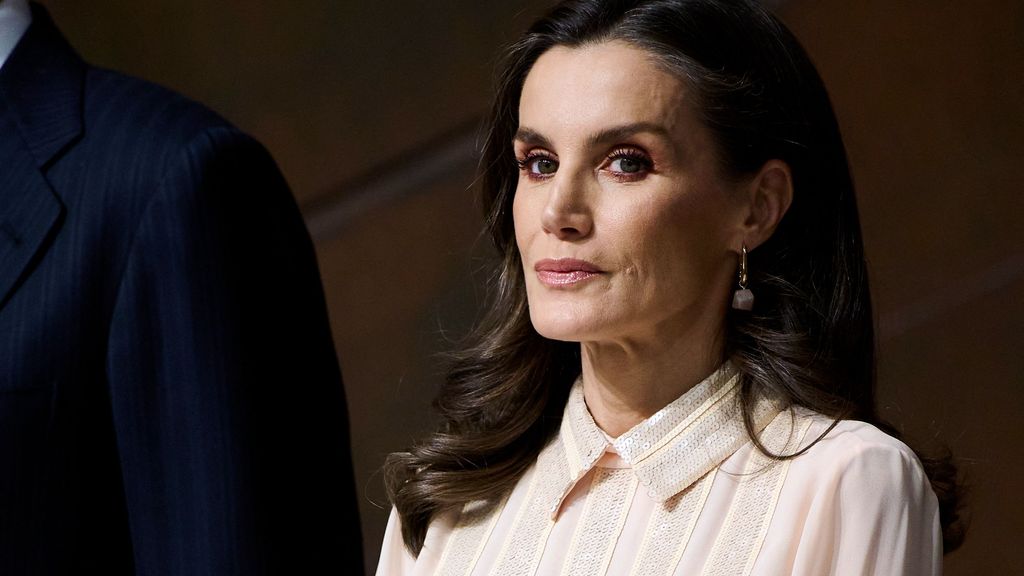 El look de la reina Letizia en la ópera