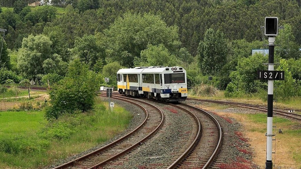 Archivo - Tren regional