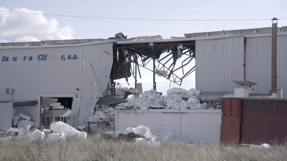 Nave siniestrada de Industrias Climber SA en un polígono industrial en Ibi (Alicante), el 27 de noviembre de 2024.