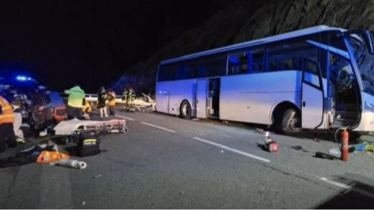 Dos muertos y seis heridos graves en un accidente de bus español en Francia