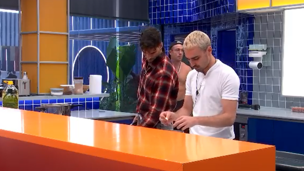 Jorge, Edi y Juan en la cocina