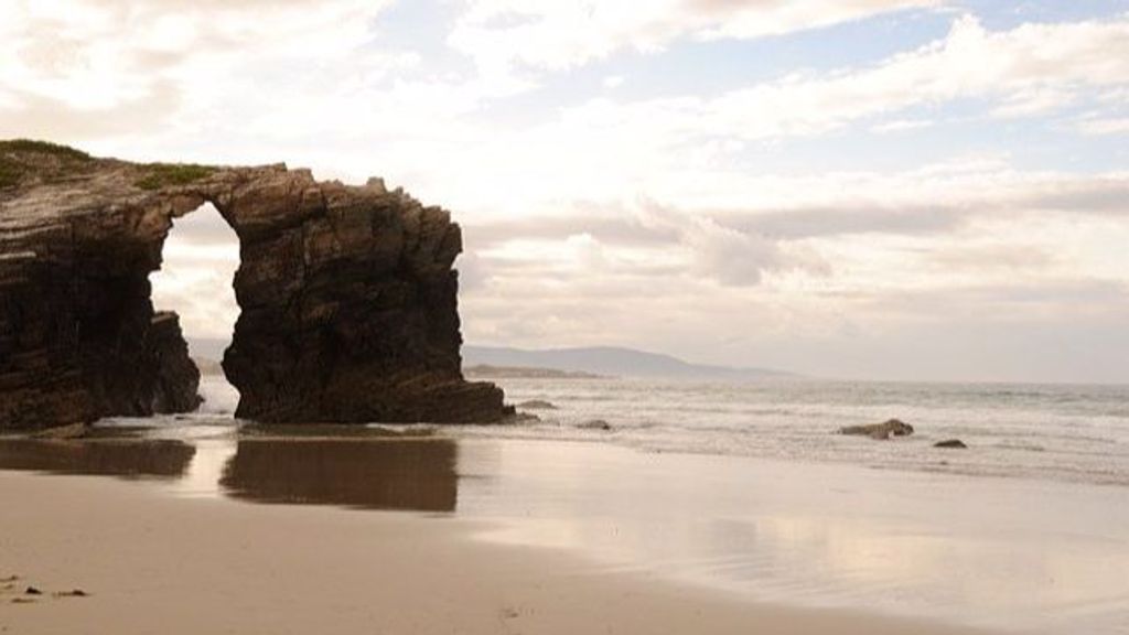 Una mujer ha muerto en la playa de Las Catedrales