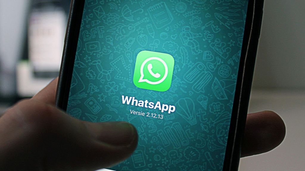 WhatsApp en un teléfono móvil