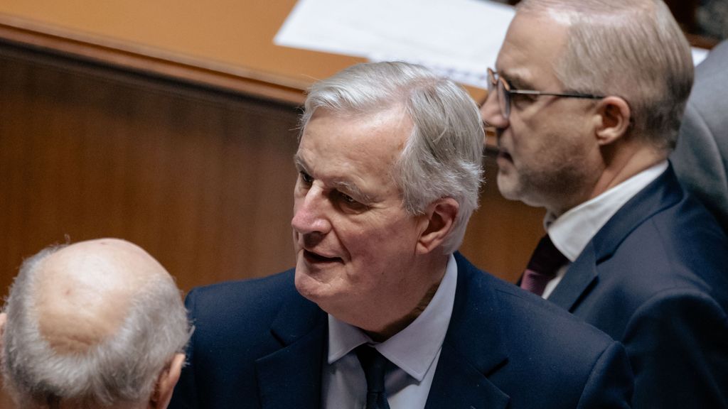 Barnier activa el mecanismo que deja su futuro manos de la oposición, que anuncia una moción de censura