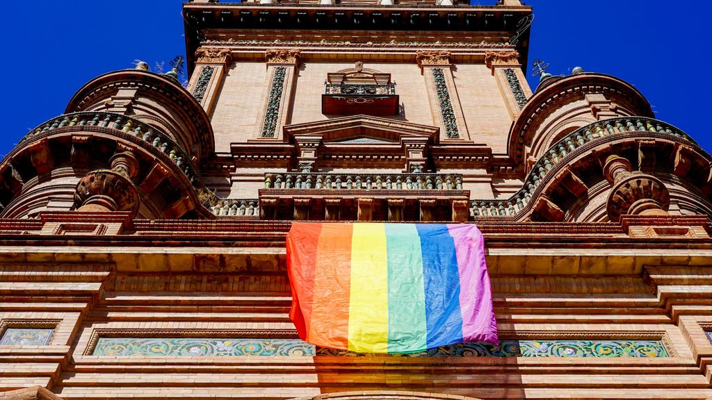 El Tribunal Supremo avala colgar la bandera LGTBIQ+ en edificios públicos el día del orgullo