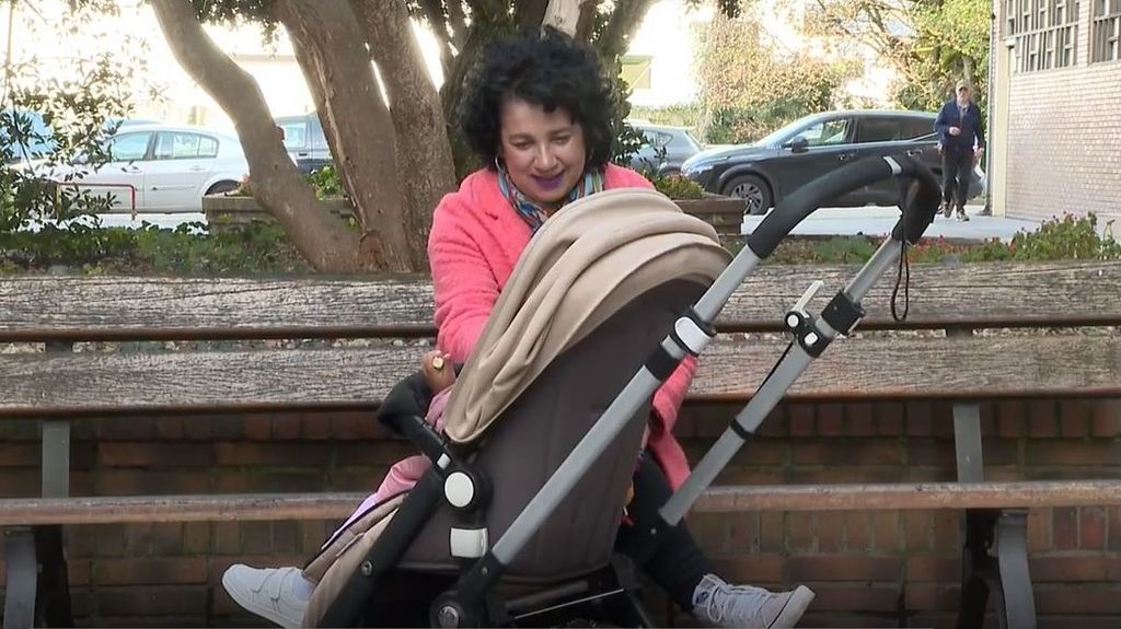 Gloria, la primera abuela en poder adaptar su jornada laboral para cuidar de su nieta