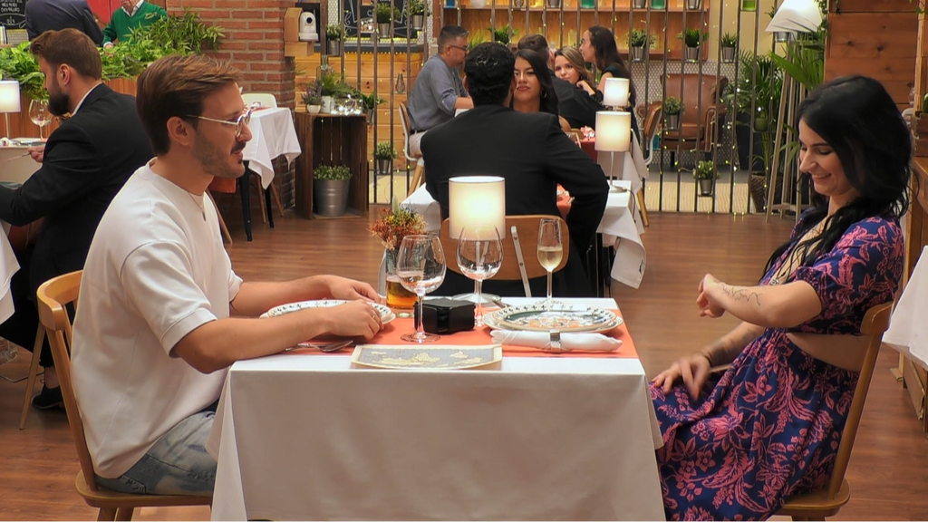 Unai y María se conocen aún más en 'First Dates'