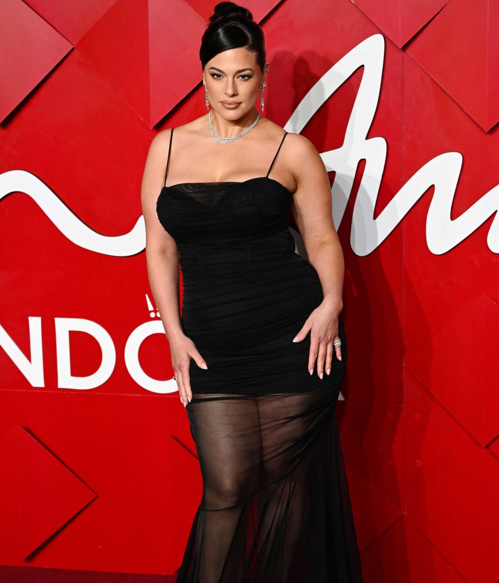 Ashley Graham en la alfombra roja de los British Fashion Adwards