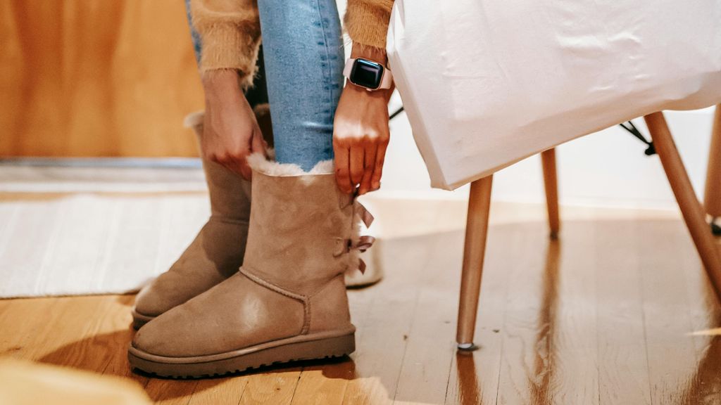 Botas UGG calzadas por una mujer